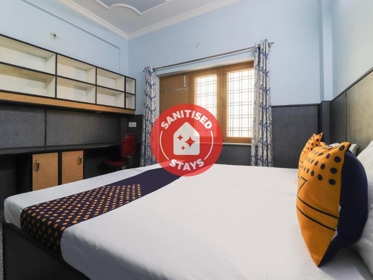 Spot On 82236 Aryan Home Stay Jhajra Exterior photo