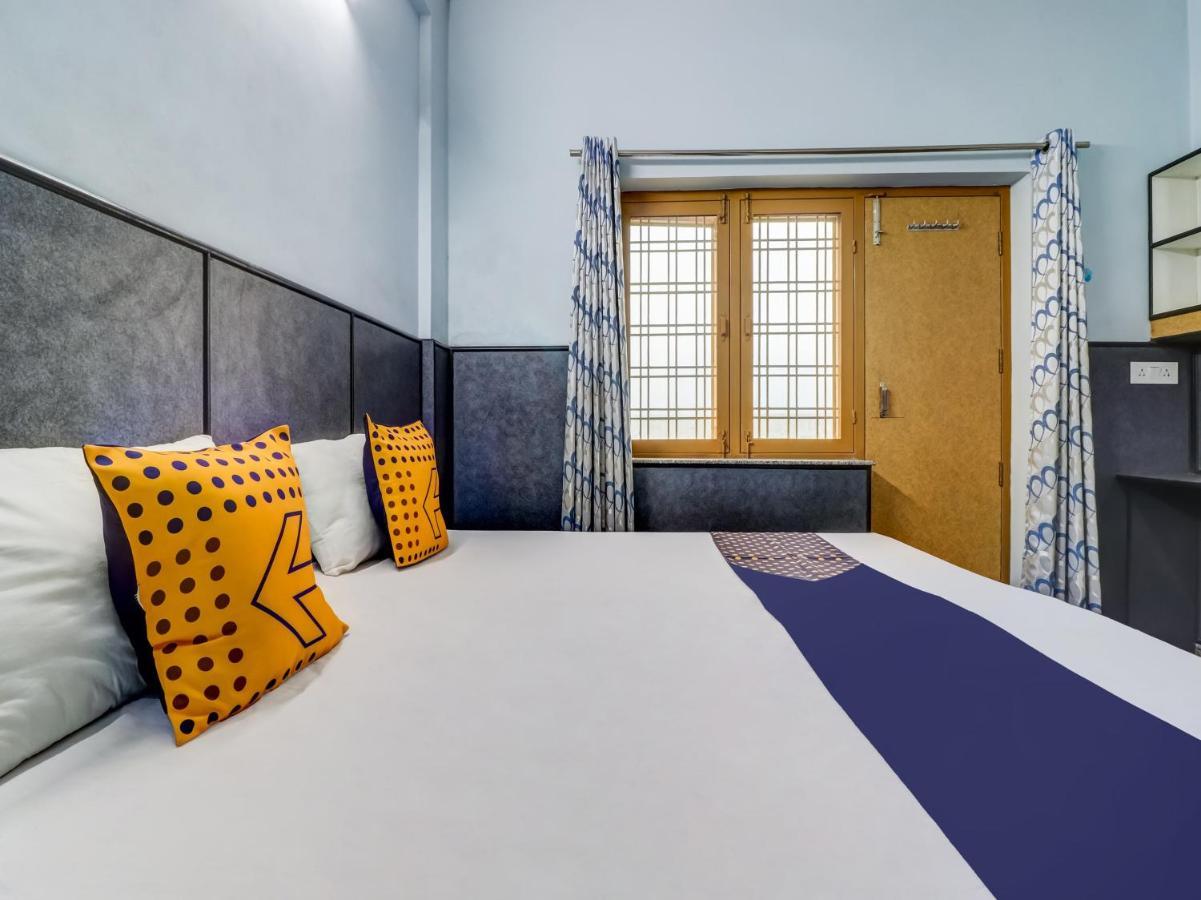 Spot On 82236 Aryan Home Stay Jhajra Exterior photo