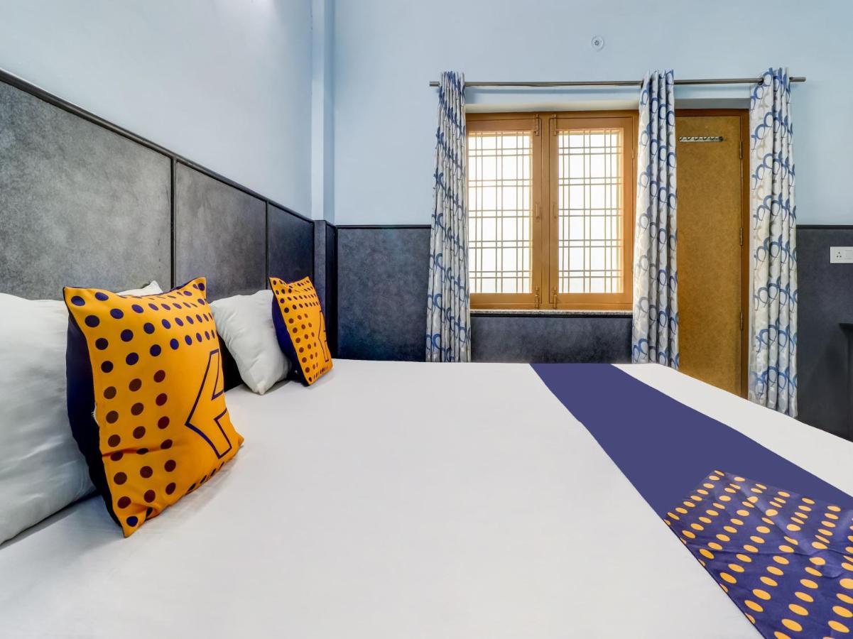 Spot On 82236 Aryan Home Stay Jhajra Exterior photo
