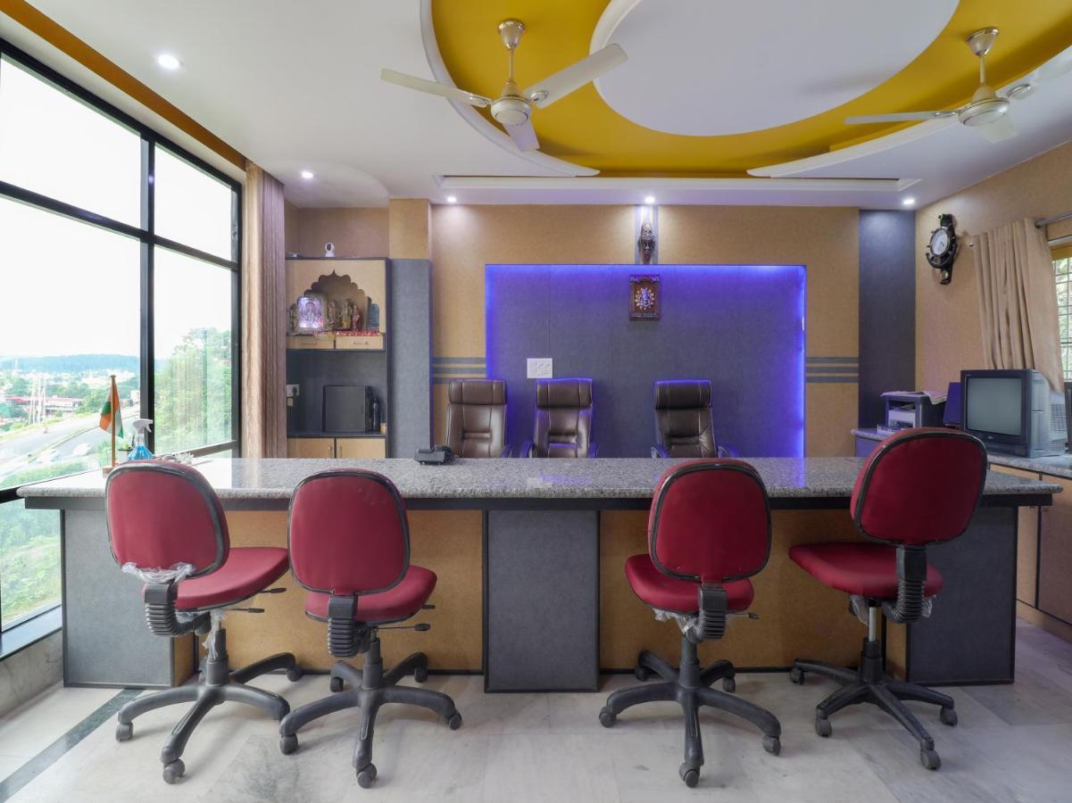 Spot On 82236 Aryan Home Stay Jhajra Exterior photo