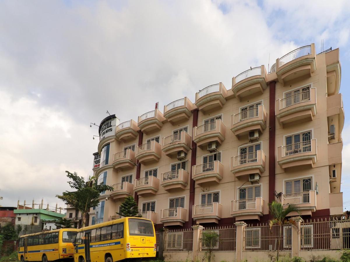 Spot On 82236 Aryan Home Stay Jhajra Exterior photo